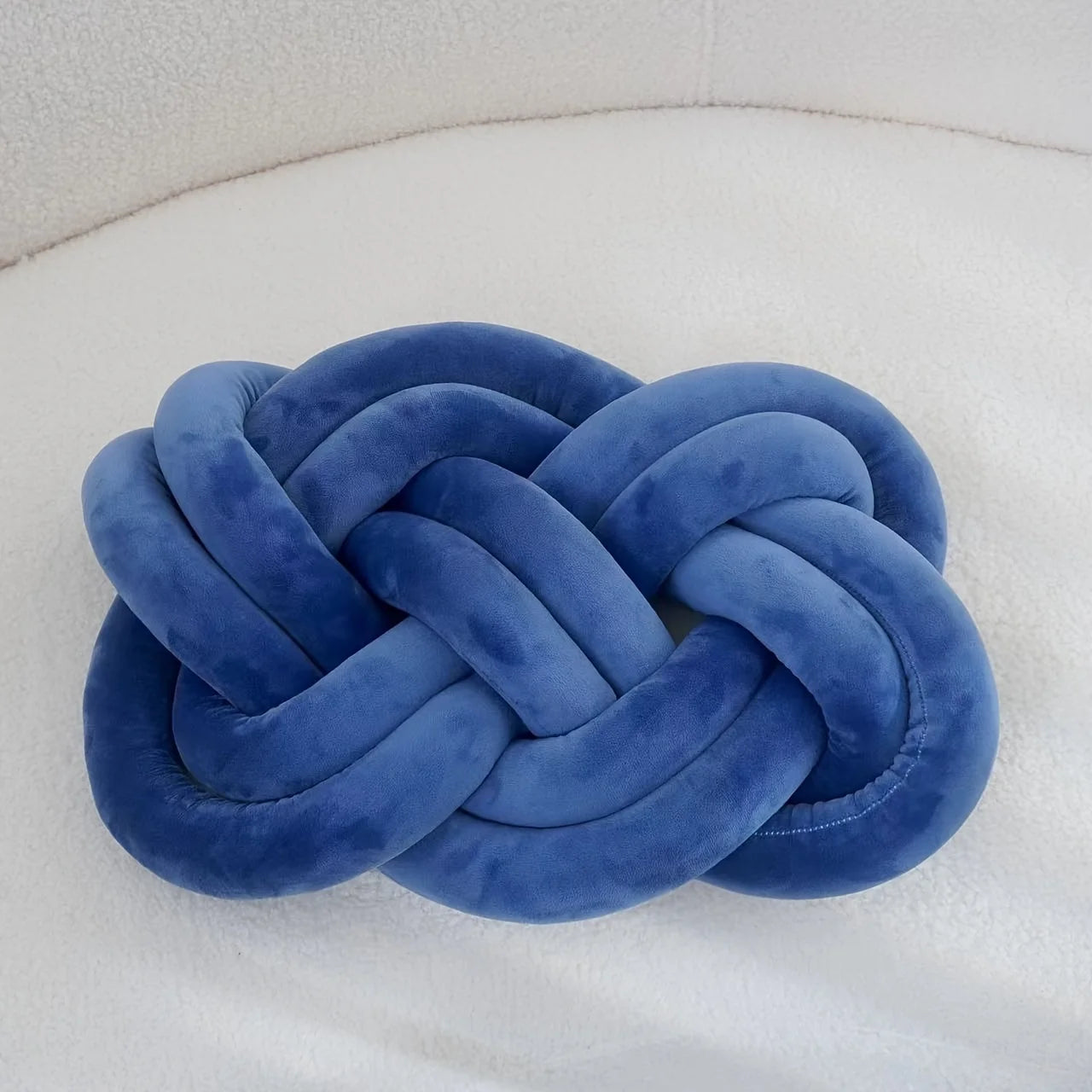 Chic Knotted Geometric Throw Pillow™